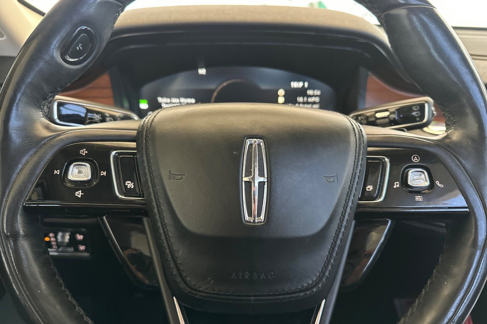 Used 2020 Black Lincoln Reserve image 27