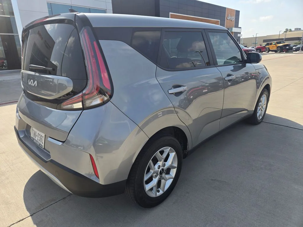 Used 2024 Silver Kia LX image 3