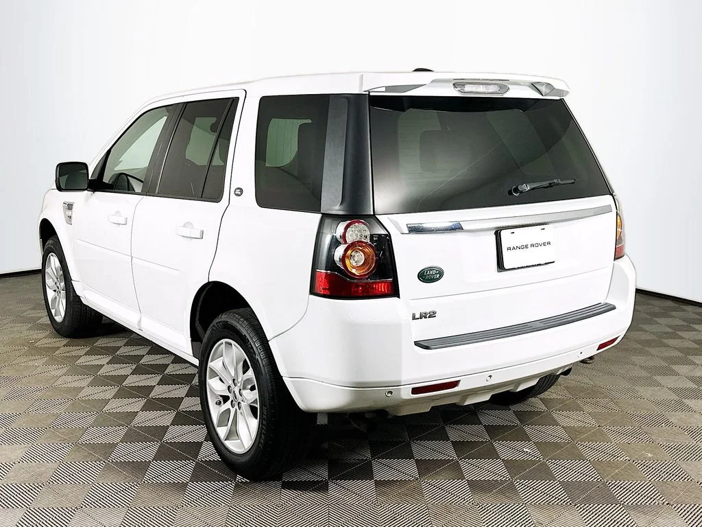 Used 2013 Fuji White Land Rover  image 7