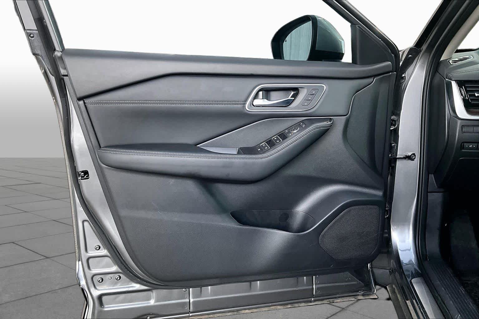 2026 Nissan Rogue Platinum - Photo 13