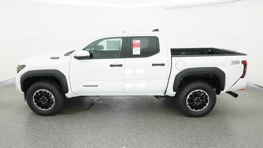 Used 2025 White Toyota  image 9