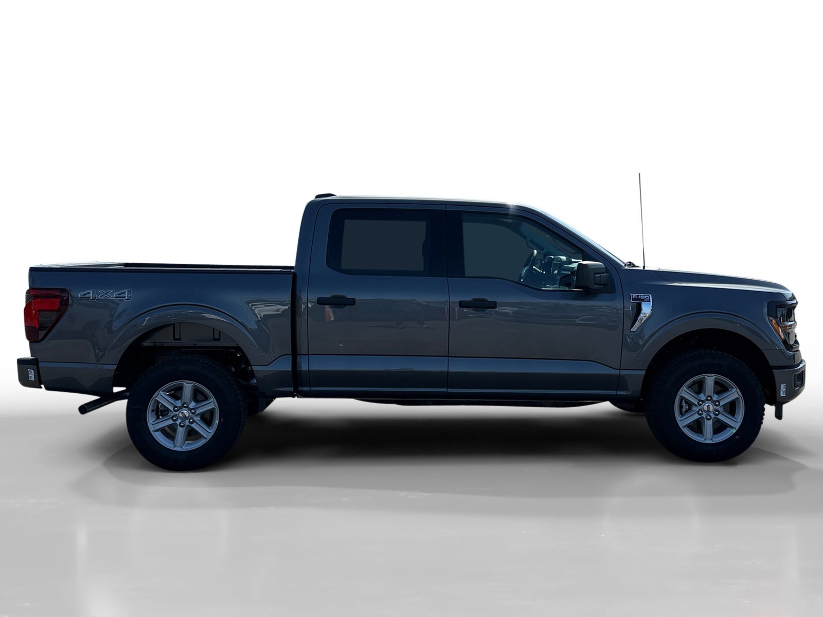 New 2026 Carbonized Gray Metallic Ford XLT image 6