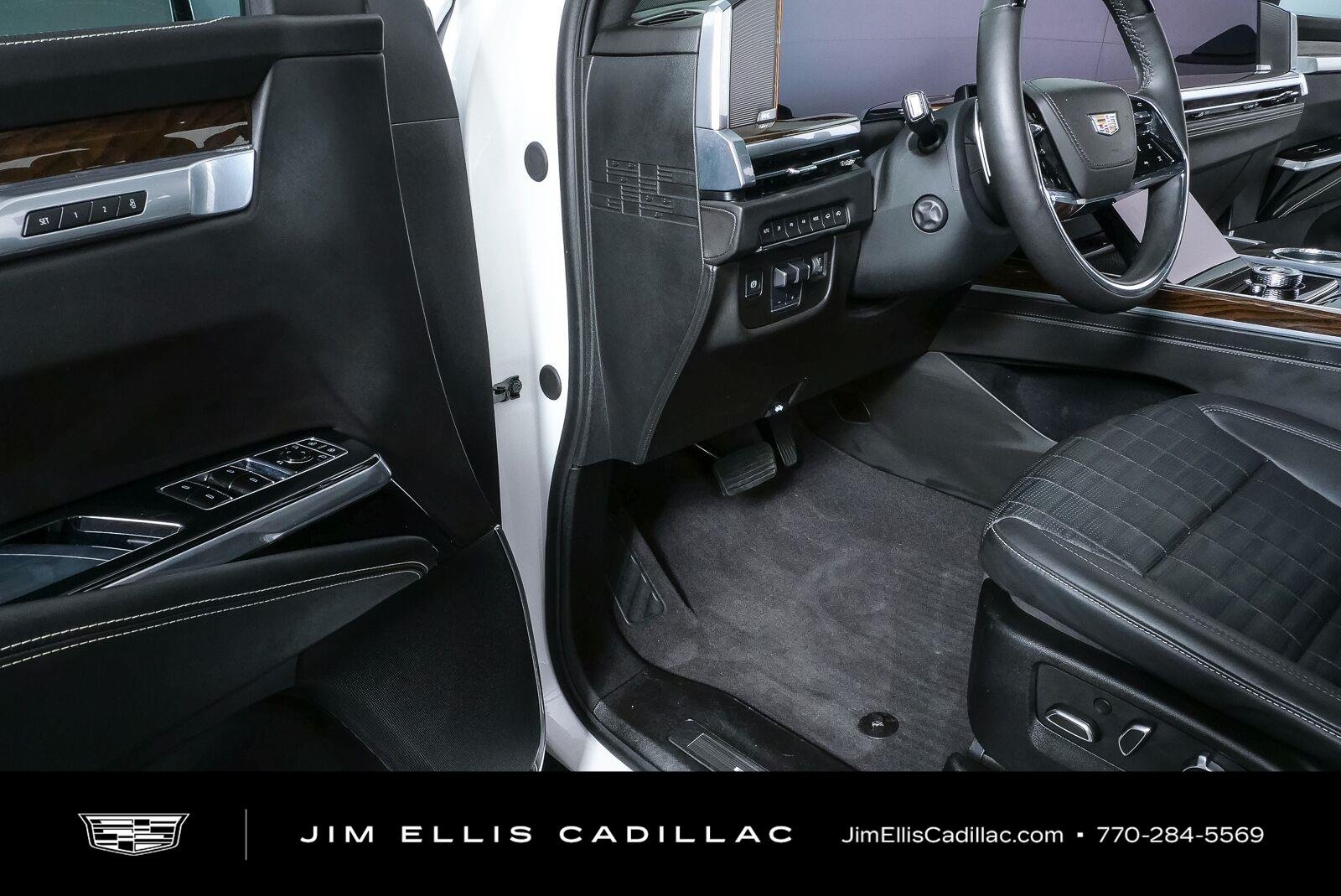 Used 2025 Crystal White Tricoat Cadillac Sport Platinum image 8