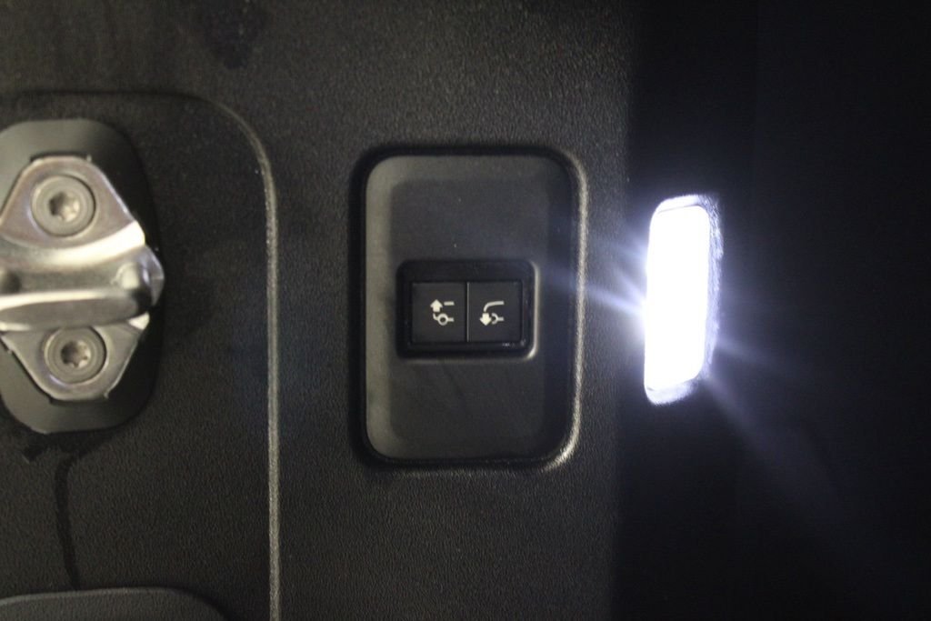 Used 2025 Black Land Rover S image 41
