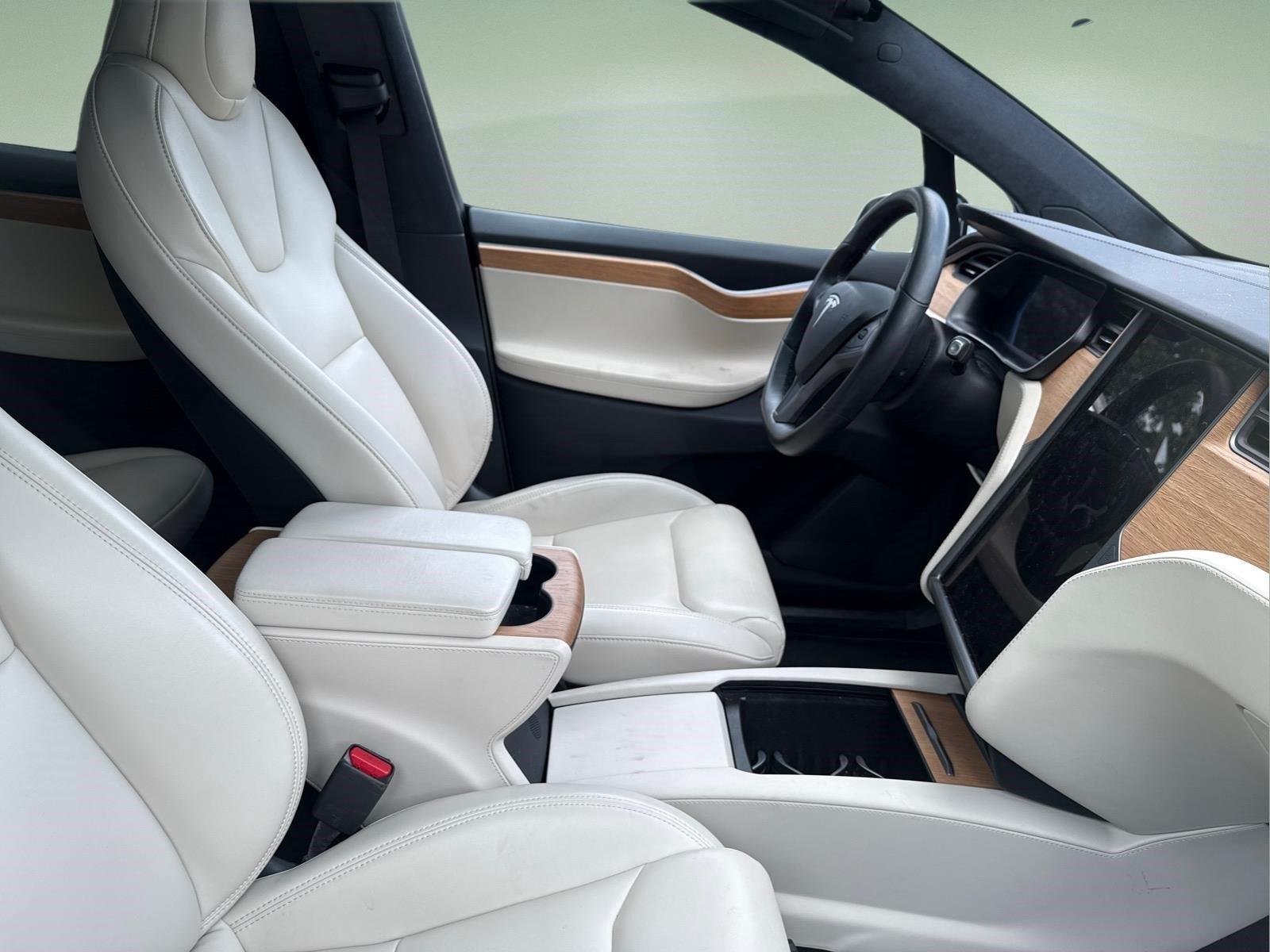 Used 2020  Tesla Long Range image 20