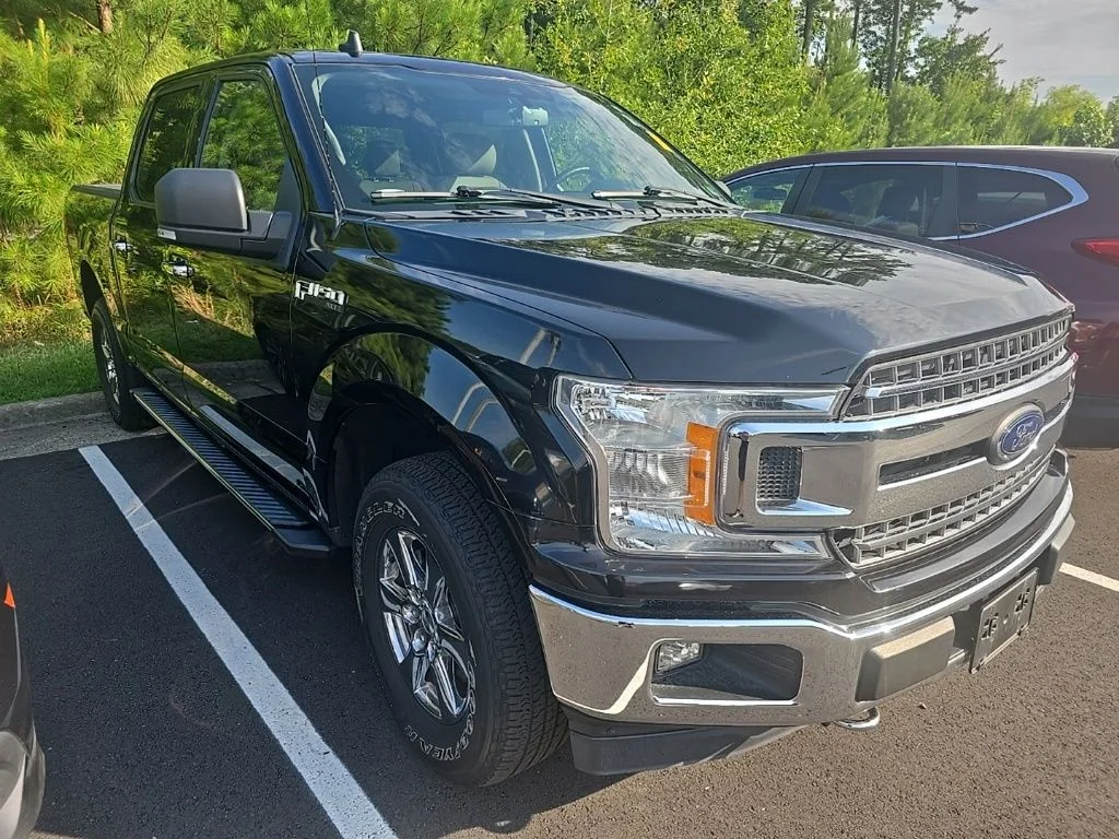 Used 2020 Black Ford XLT image 5