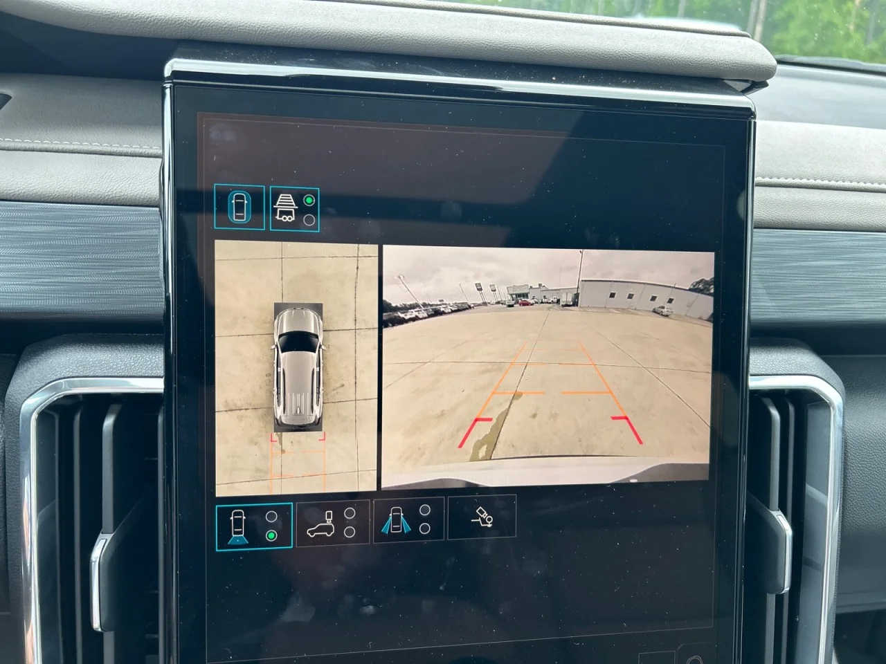 2026 GMC Acadia Elevation - Photo 12