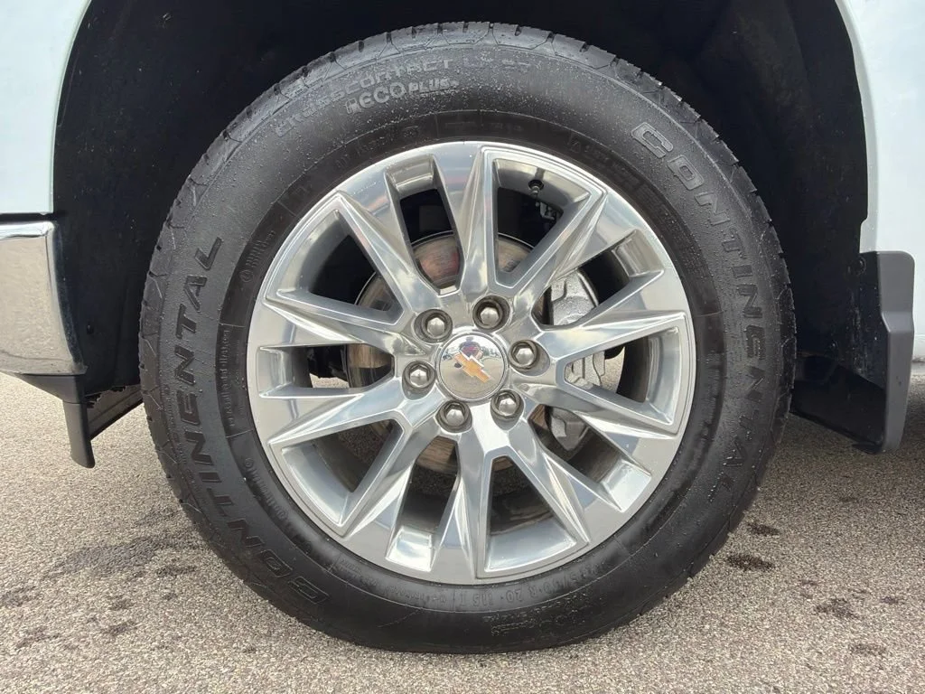 Used 2026 Polar White Tricoat Chevrolet LTZ image 12