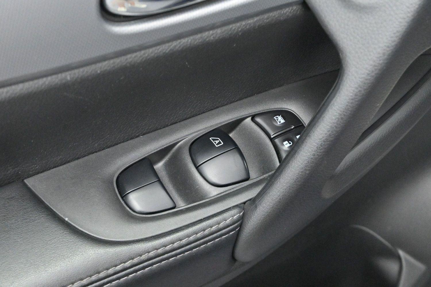Used 2020 Magnetic Black Pearl Nissan SV image 11