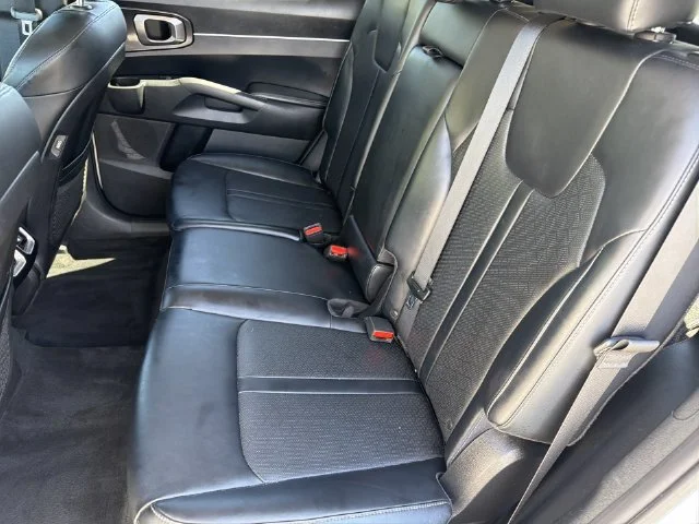Used 2021 White Kia S image 28