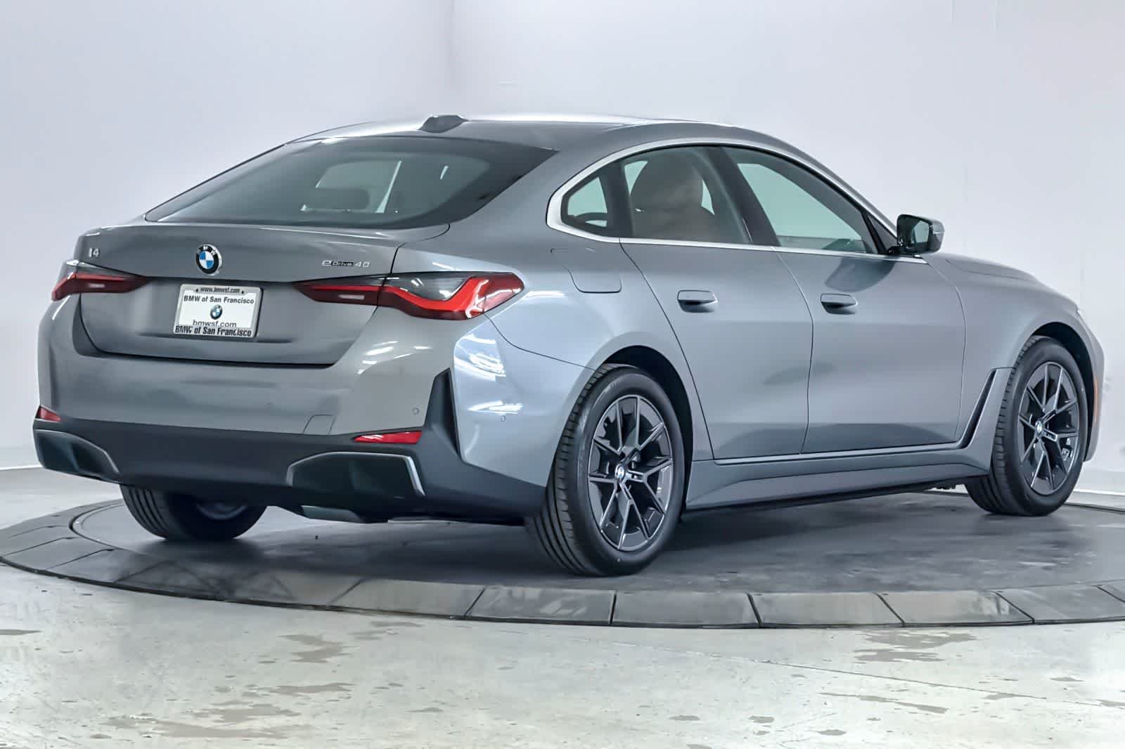 New 2026 Skyscraper Grey Metallic BMW eDrive40 image 2