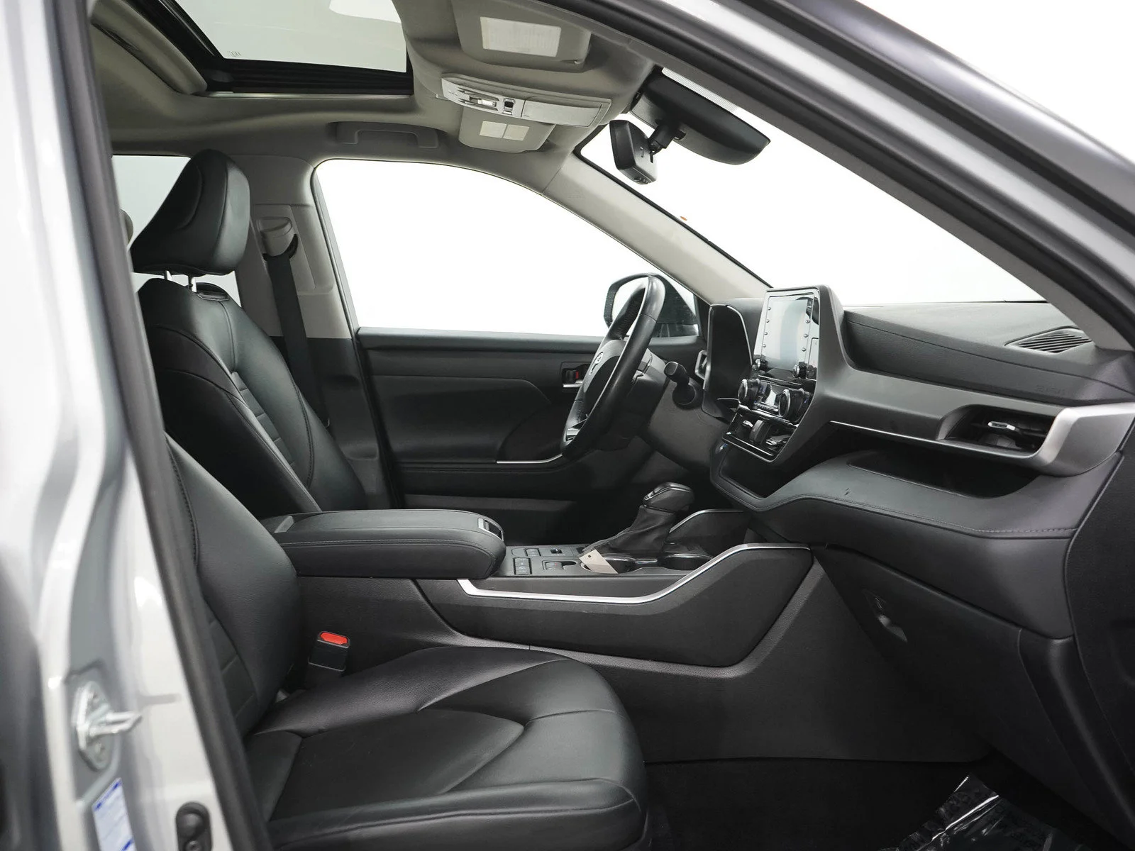 Used 2021 Celestial Silver Metallic Toyota XLE image 13