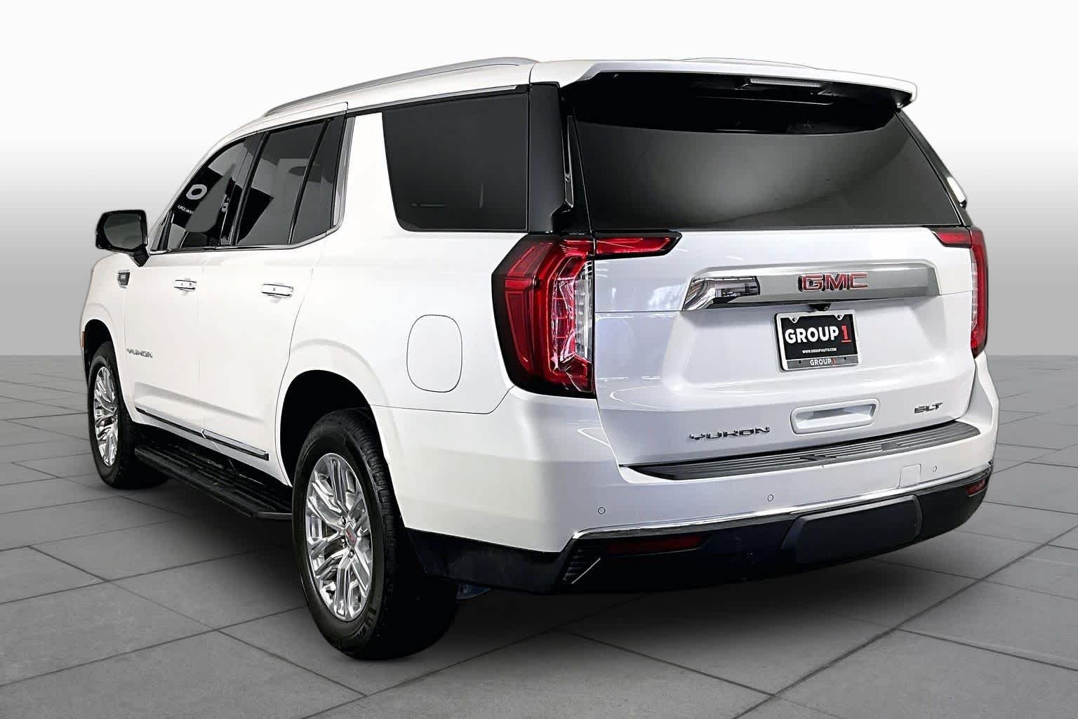Used 2022 White Frost Tricoat GMC SLT image 12