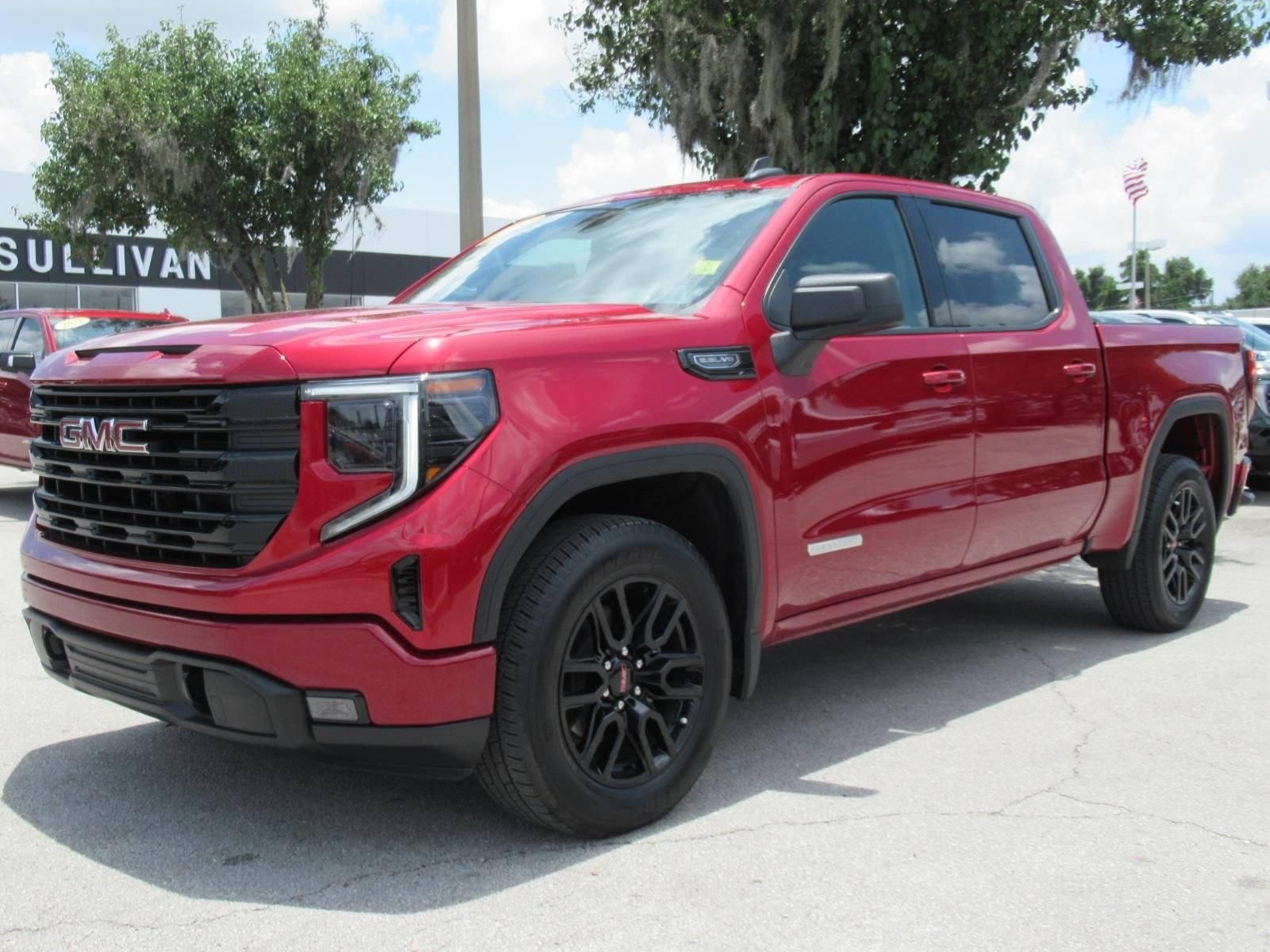 Used 2024 Red GMC Elevation image 3