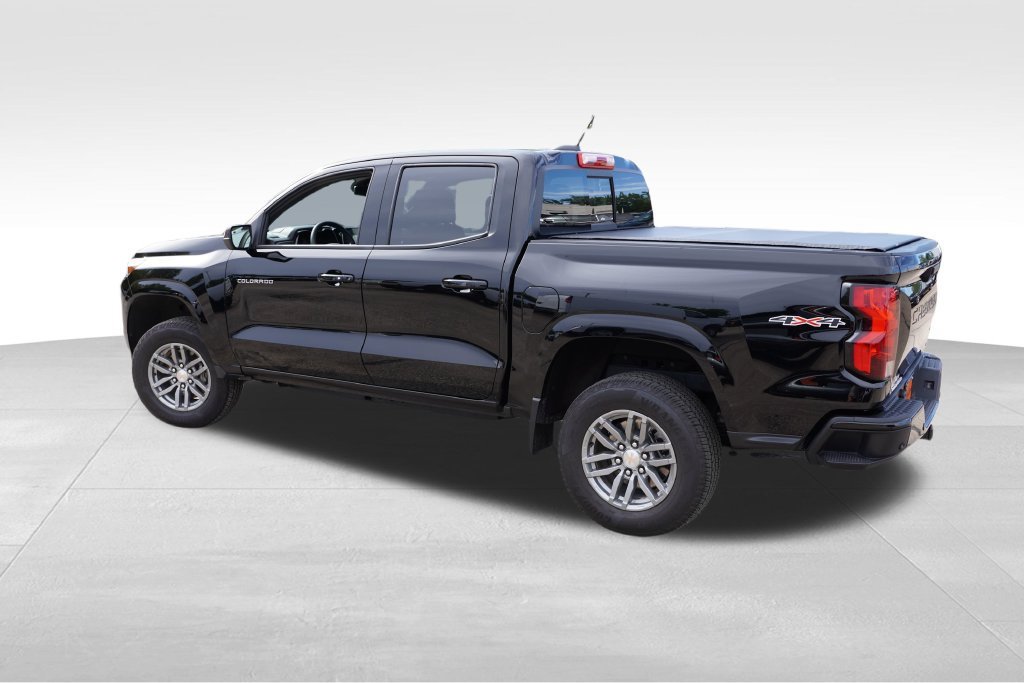 2024 Chevrolet Colorado LT - Photo 8