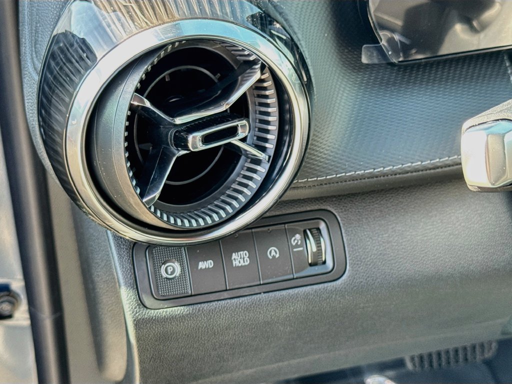 2027 Chevrolet Equinox LT - Photo 10