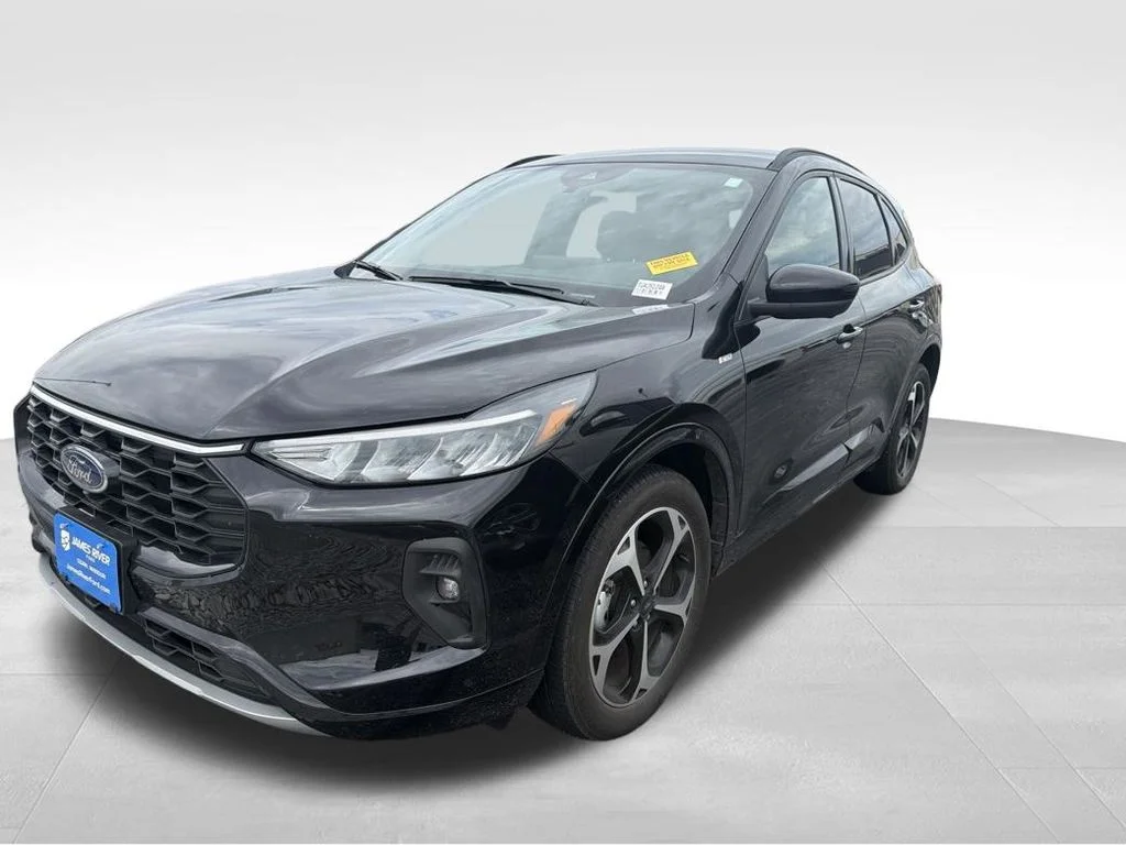 Used 2023 Black Metallic Ford ST-Line Select image 8
