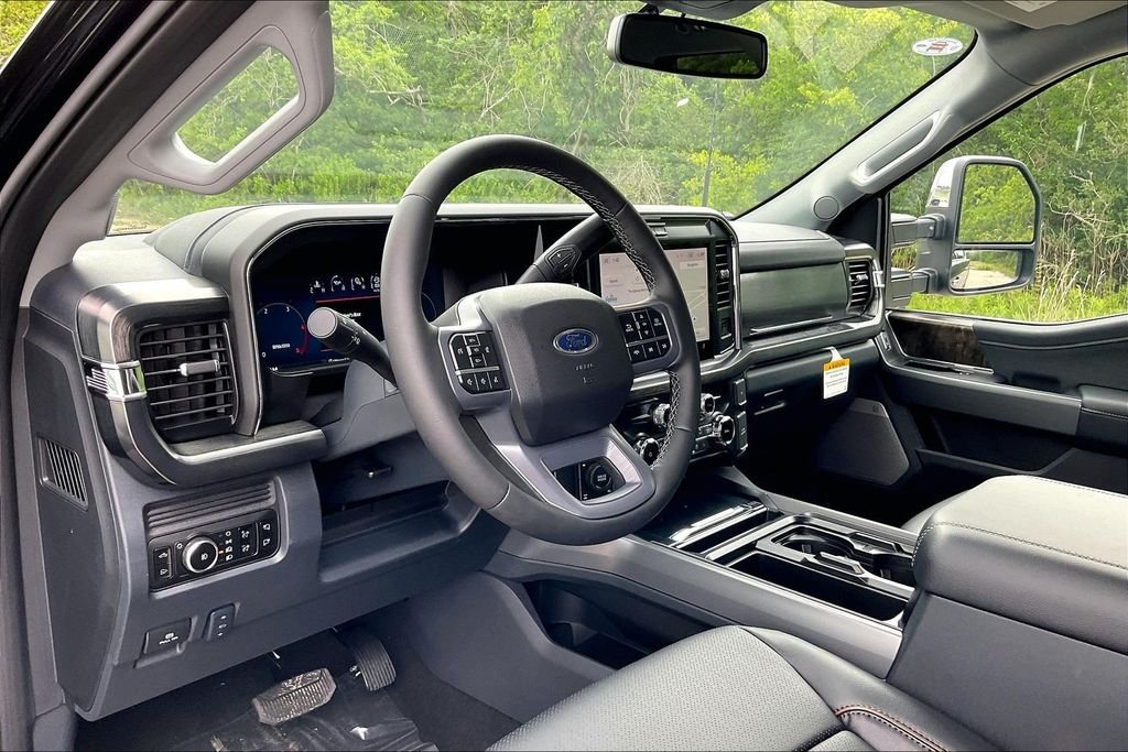 New 2026 Ford Super Duty F-250 Lariat 4D Crew Cab