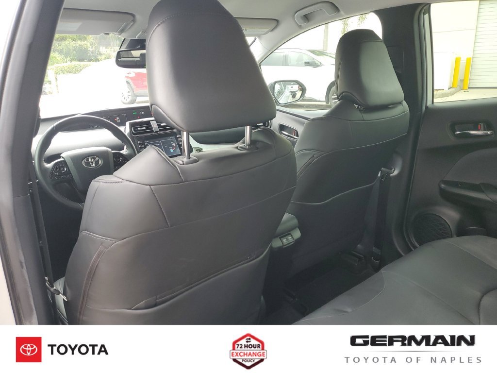 Certified Used 2022 Silver Toyota XLE image 22