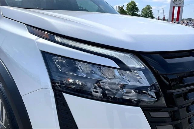 New 2026 Nissan Pathfinder SL 4D Sport Utility