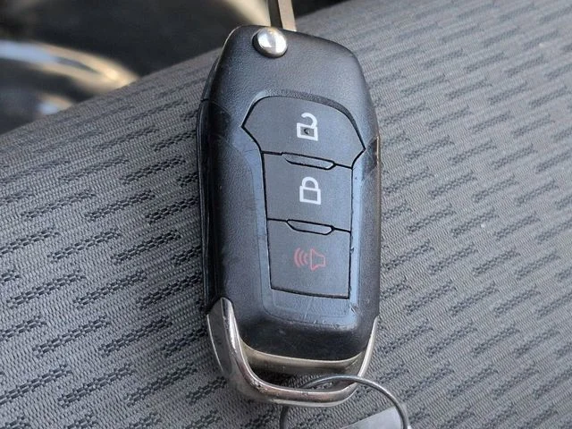 Used 2019 Silver Ford XLT image 25