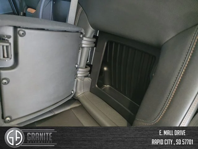 Used 2024 White GMC AT4 image 38