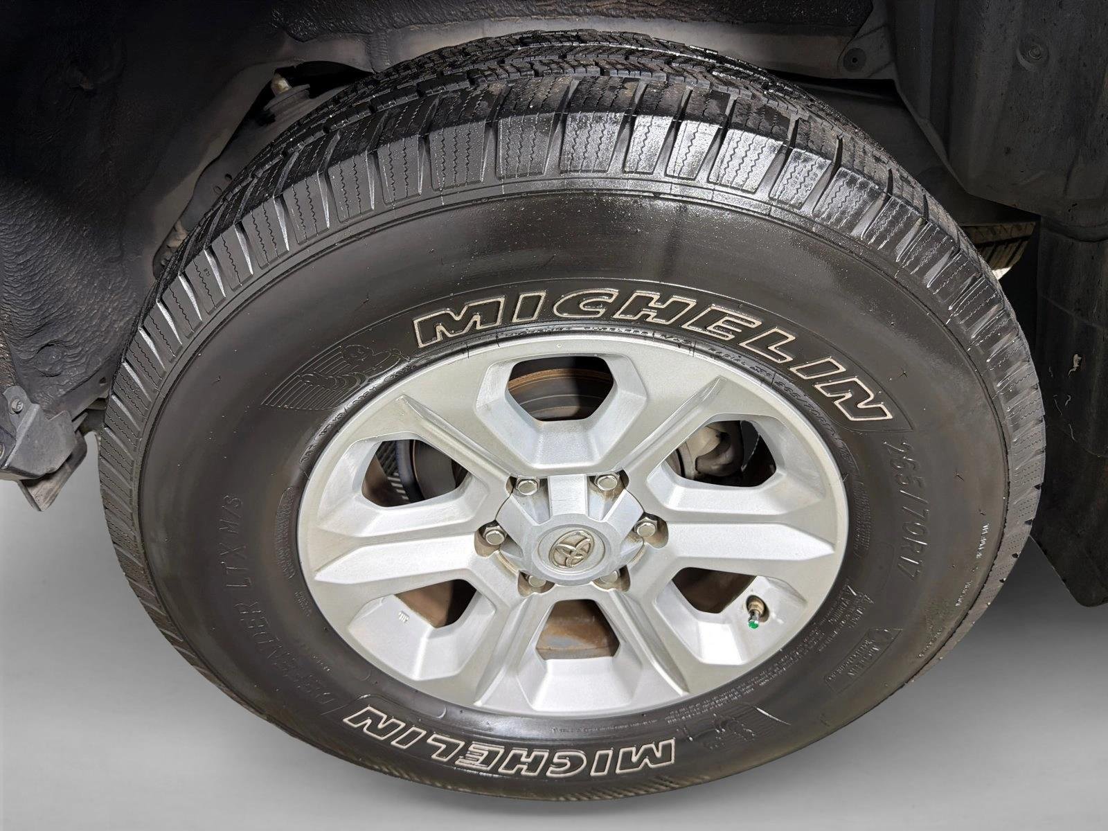 Used 2016 Magnetic Gray Metallic Toyota SR5 image 20
