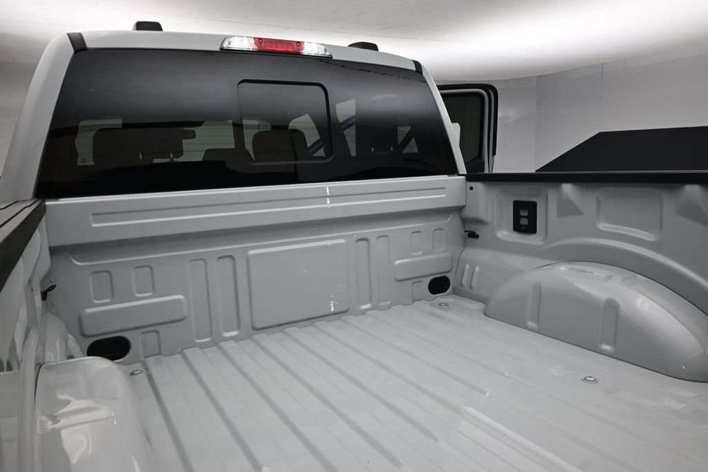 New 2026 Avalanche Ford Lariat image 23