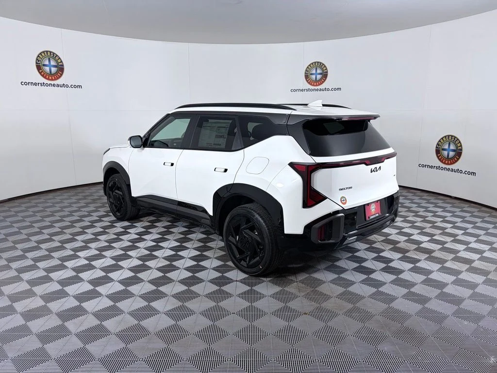 New 2027 Snow White Pearl Kia SX X -Line image 19