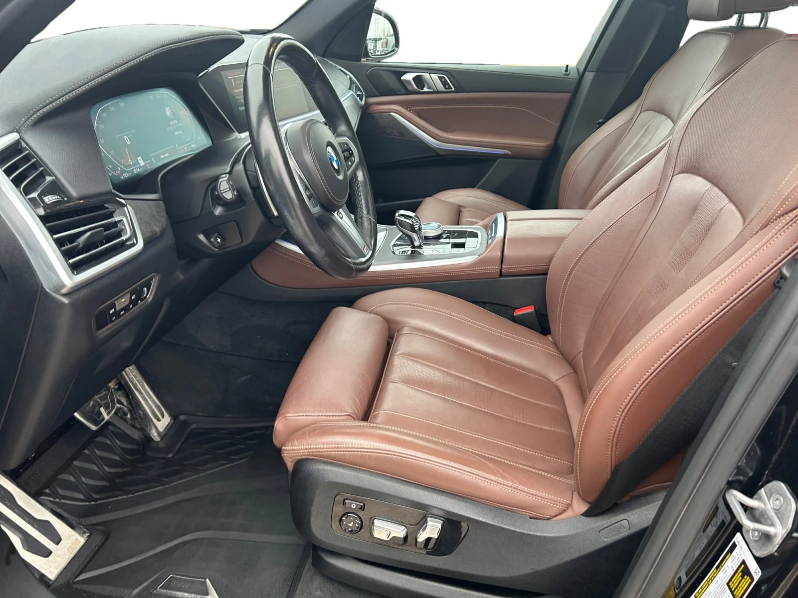 Used 2022 Black BMW xDrive40i image 14
