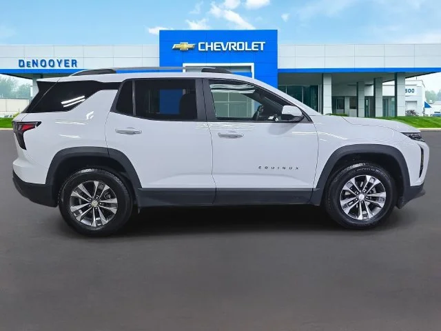 Used 2025 Summit White Chevrolet LT image 8