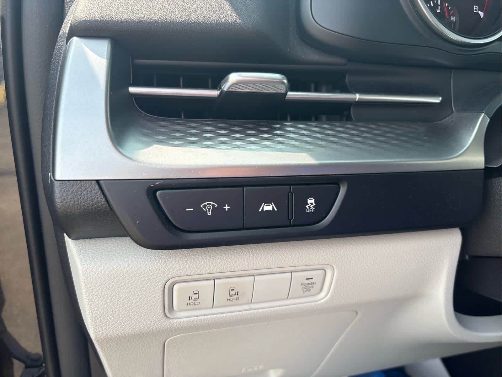 Used 2024 Panthera Metal Kia LX image 17