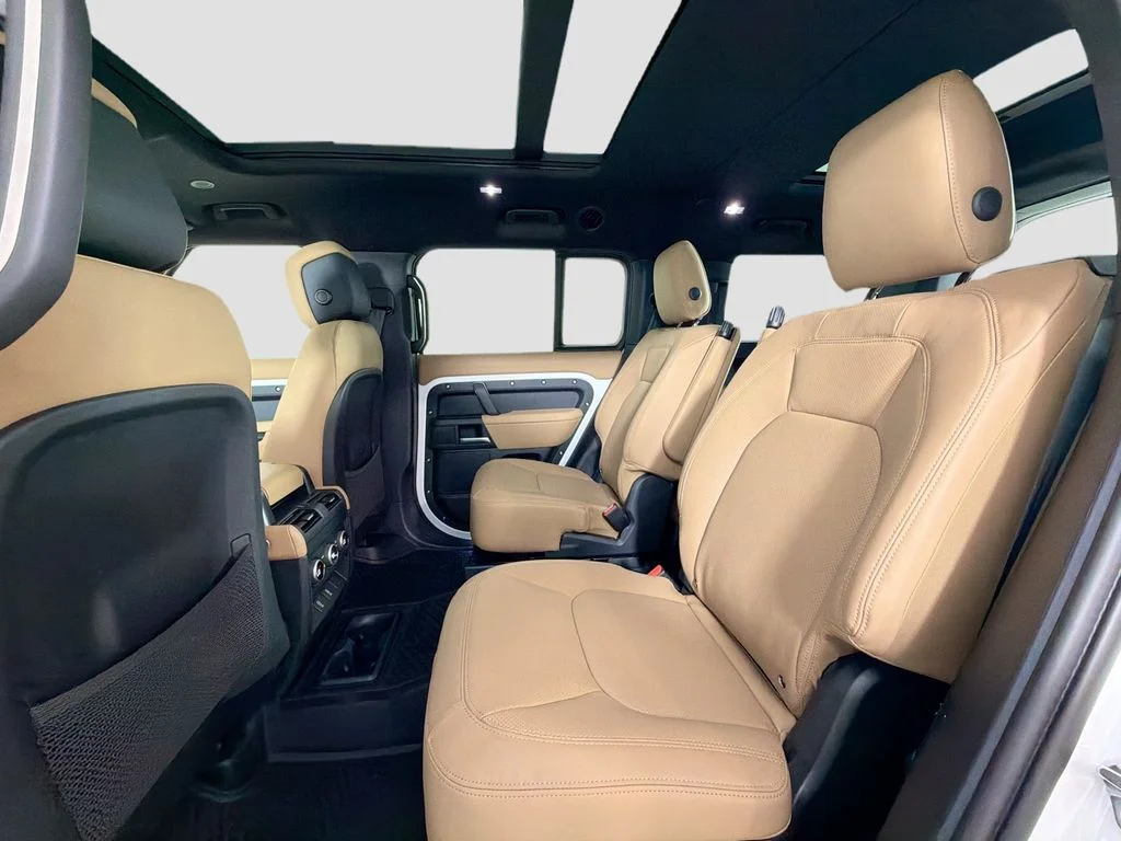 New 2026 Fuji White Land Rover X-Dynamic SE image 26