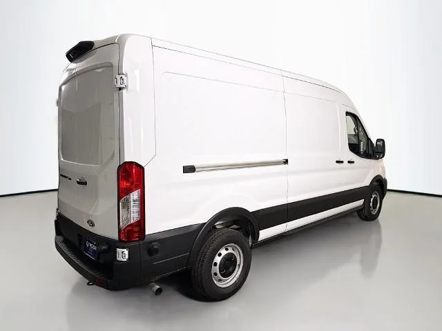 New 2026 Oxford White Ford Cargo Van image 36