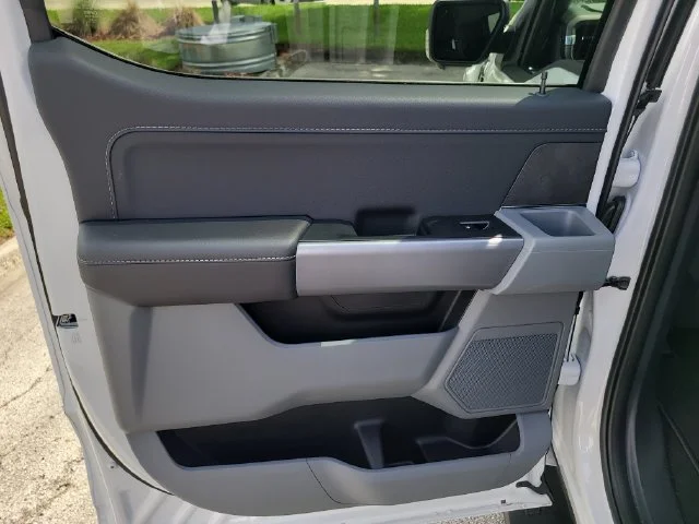 New 2026 Oxford White Ford XLT image 10