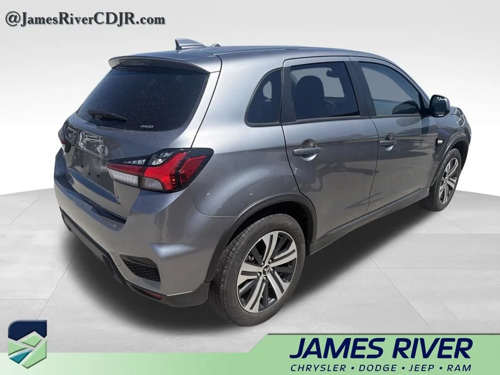 Used 2025 Silver Mitsubishi 2.0 ES image 6