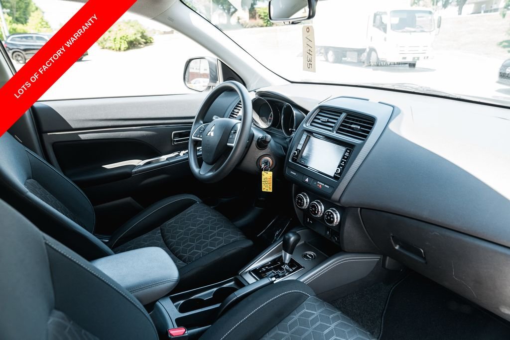 Used 2025 Alloy Silver Metallic Mitsubishi 2.0 ES image 11