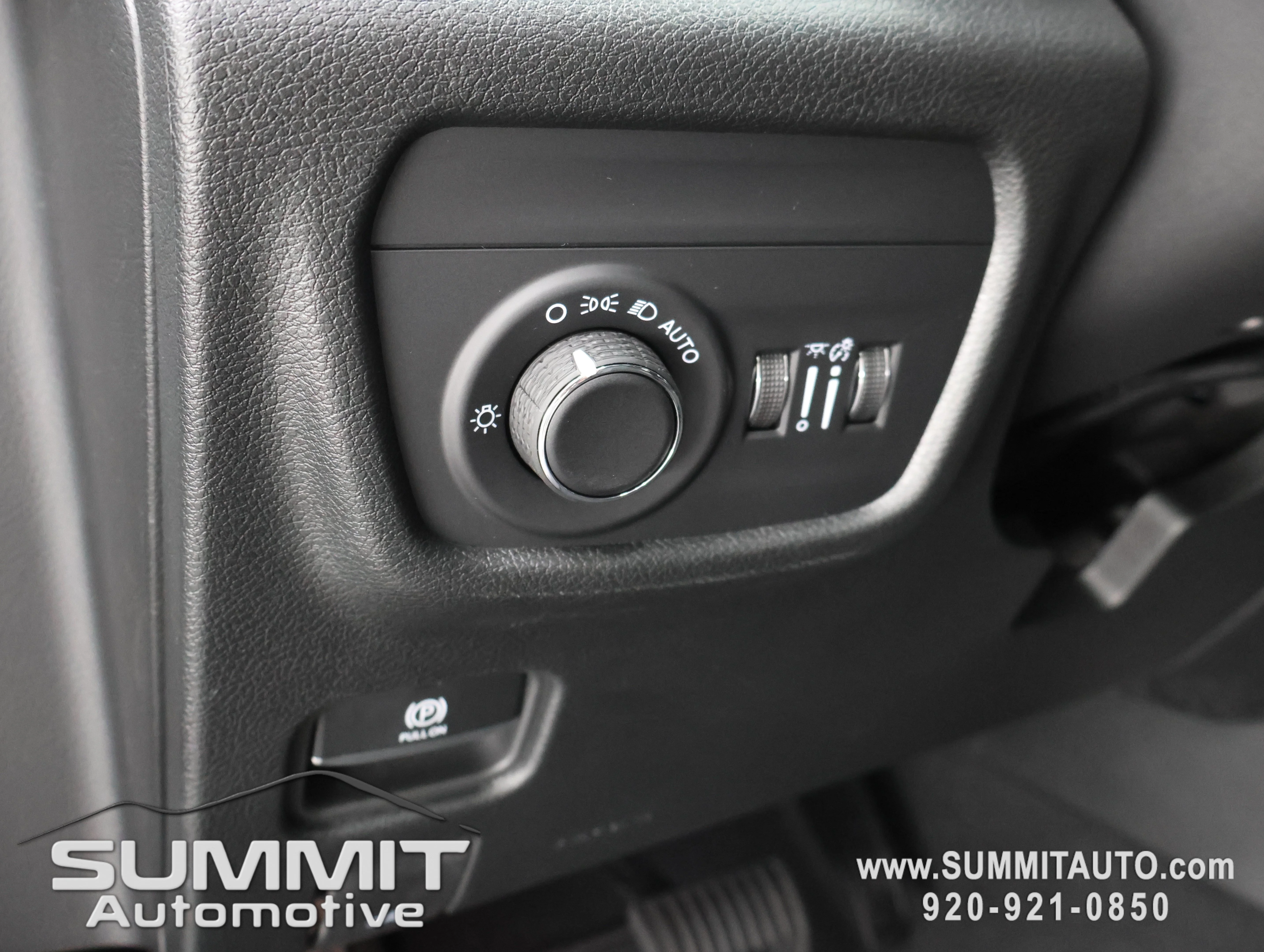 New 2026 Baltic Gray Metallic Clearcoat Jeep Altitude image 48