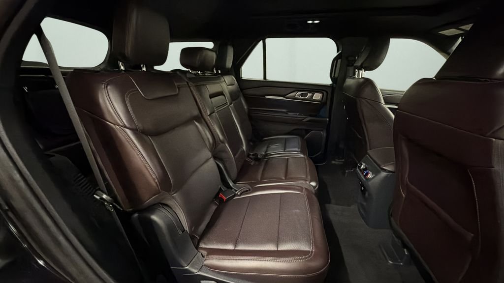 Used 2025 Black Ford Platinum image 14