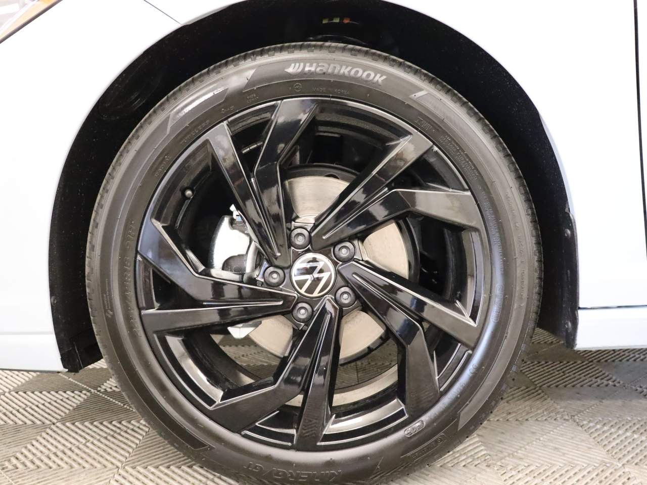 2026 Volkswagen Jetta SE - Photo 6