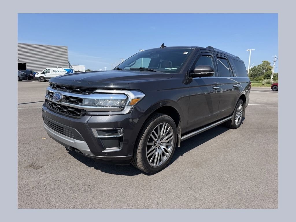 Used 2022  Ford Limited image 1