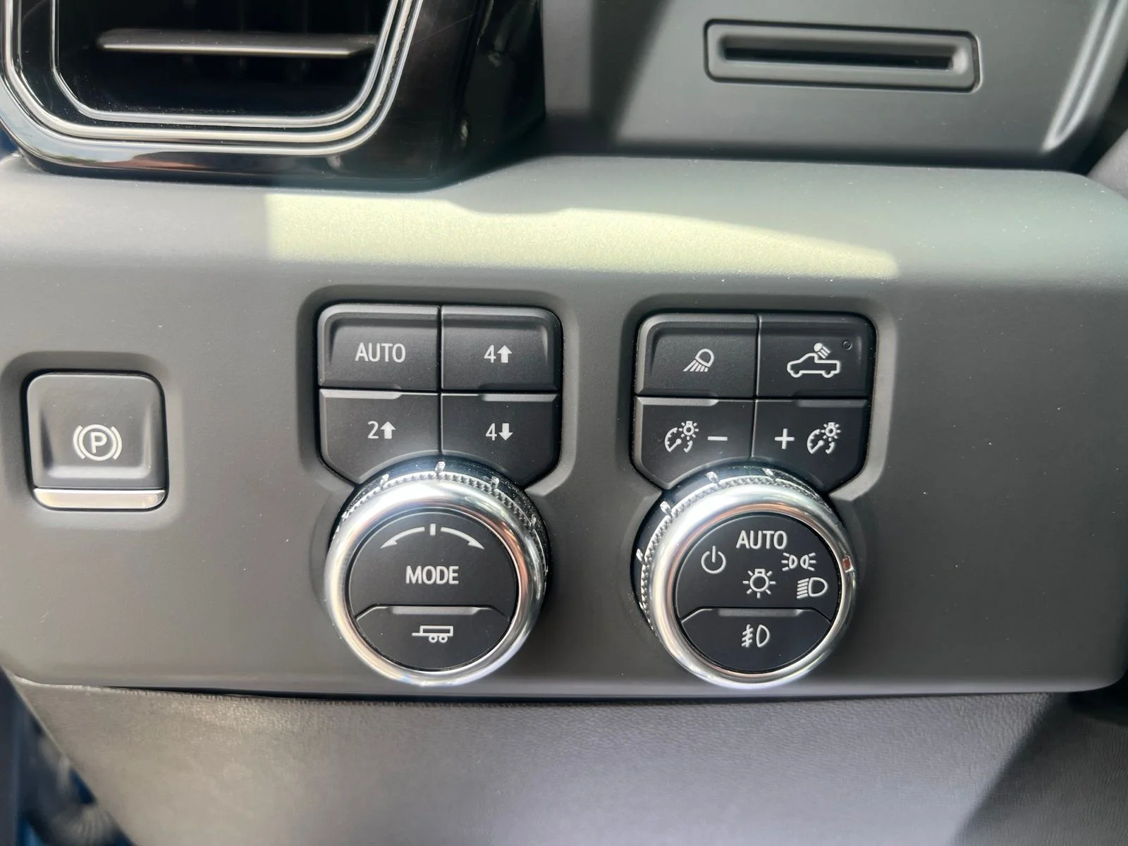Used 2024 Blue Metallic GMC AT4 image 29