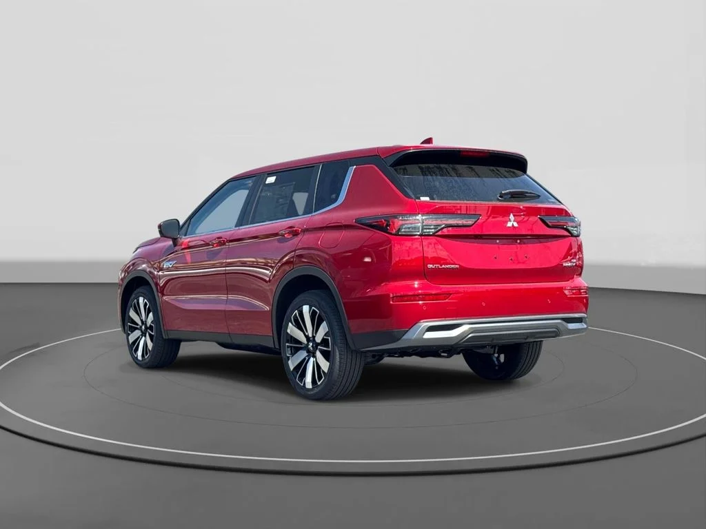 New 2026 Red Diamond Mitsubishi SE image 7