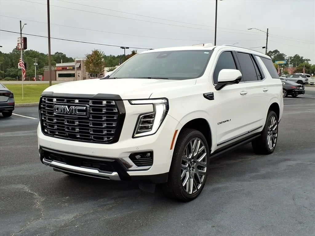 Used 2025 Summit White GMC Denali Ultimate image 1