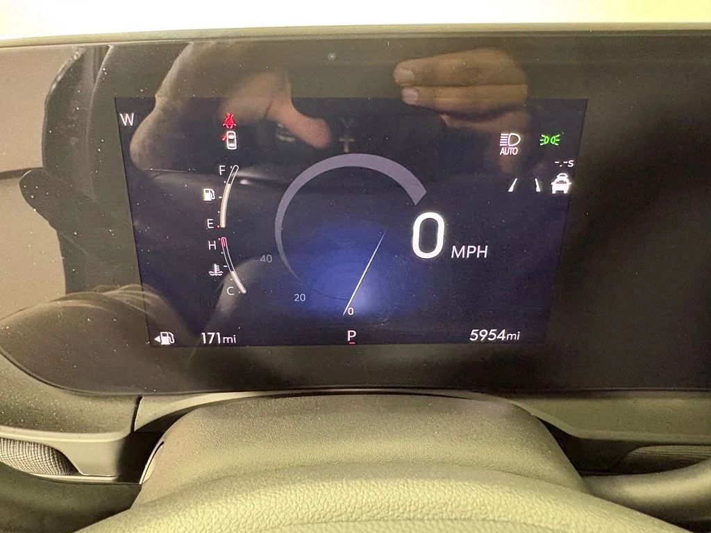 Used 2025 Gray Buick Preferred image 30