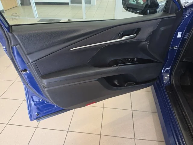 Used 2025  Toyota LE image 27
