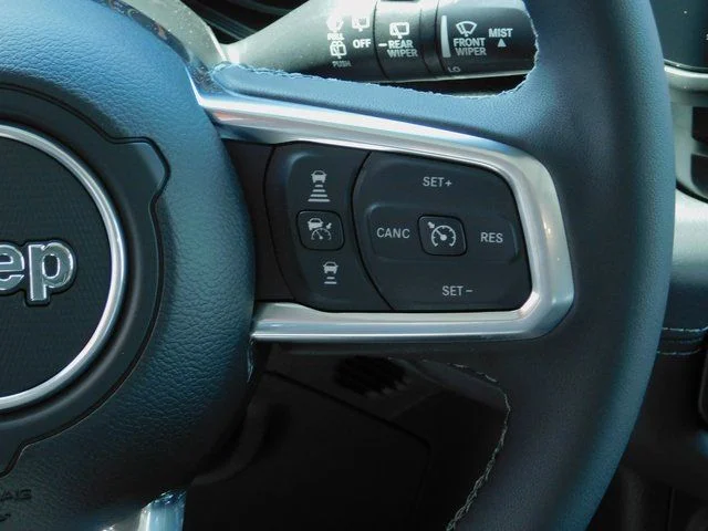 2025 Jeep Wrangler 4-Door Sahara - Photo 8