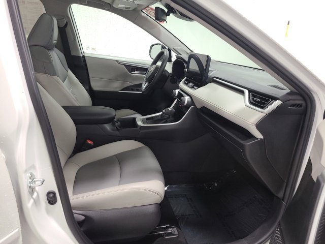 Certified Used 2024 Pearl Toyota XLE Premium image 13
