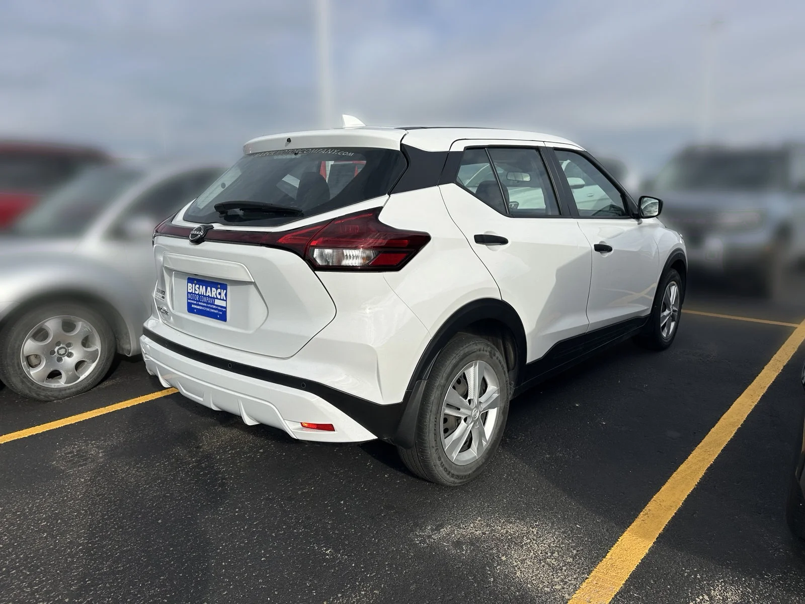Used 2023 White Nissan S image 3