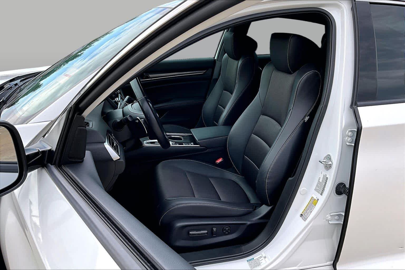 Used 2022 Platinum White Pearl Honda Sport image 6